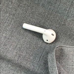 Lone right AirPod - 1st generation